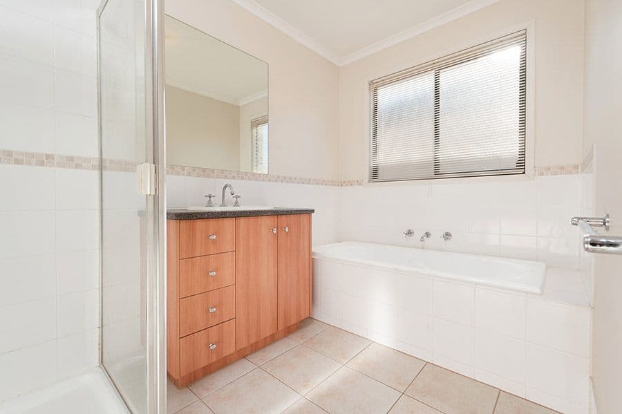 11 Eastwood Place, Craigieburn VIC 3064, Craigieburn - Thumbnail 8