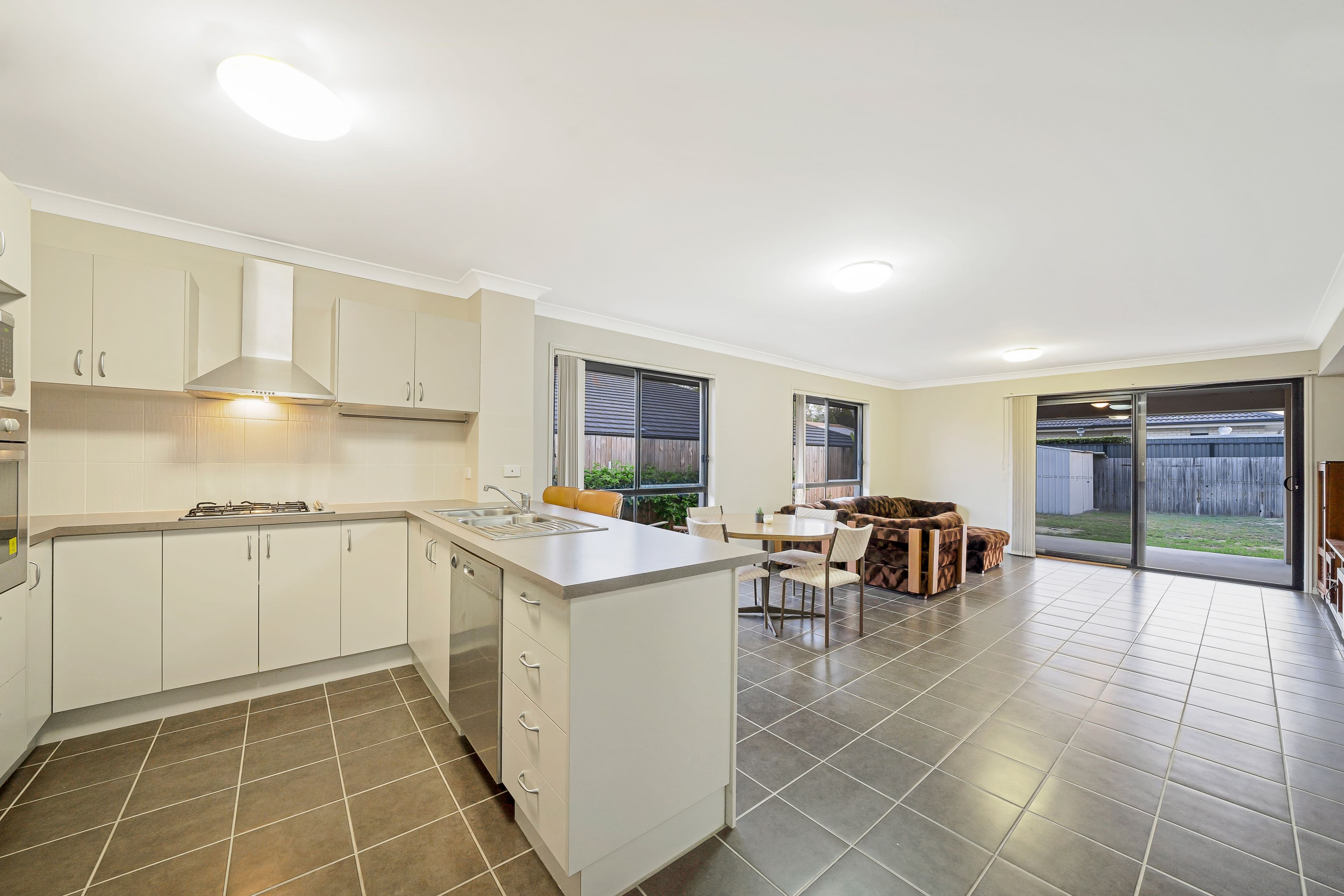 7 Voss Boulevard, Heritage Park QLD 4118, Heritage Park - Thumbnail 3