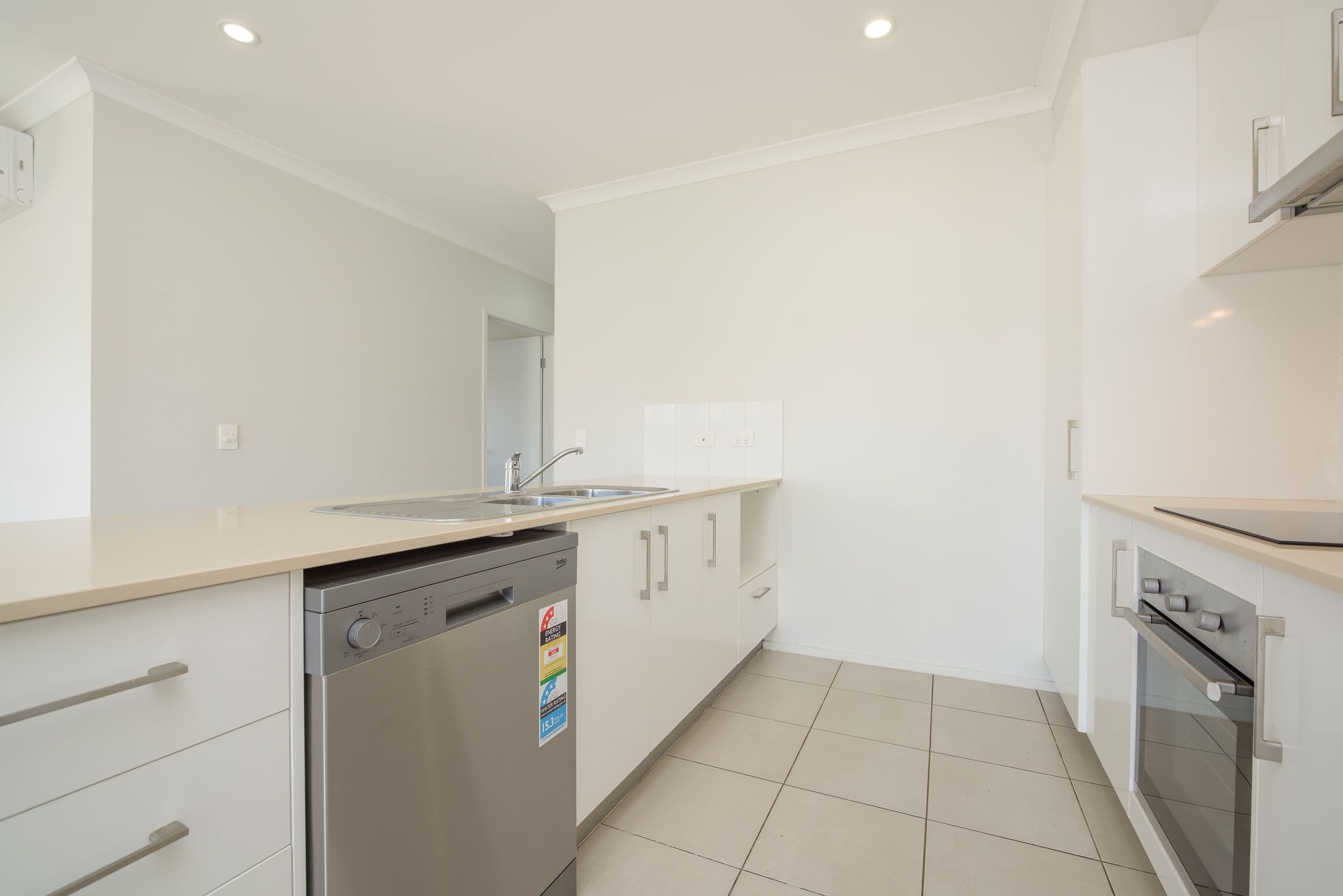 7 Clover Crescent, Boyne Island QLD 4680, Boyne Island - Thumbnail 3