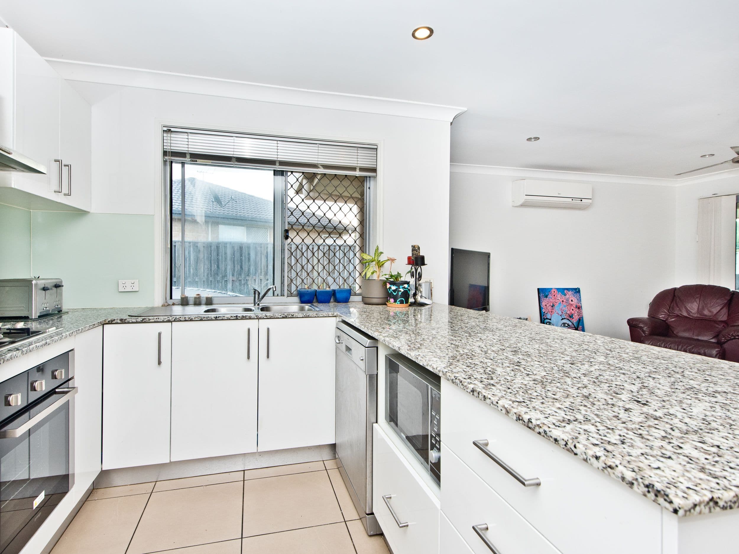 16 Bluejay Circuit, Morayfield QLD 4506, Morayfield - Thumbnail 3