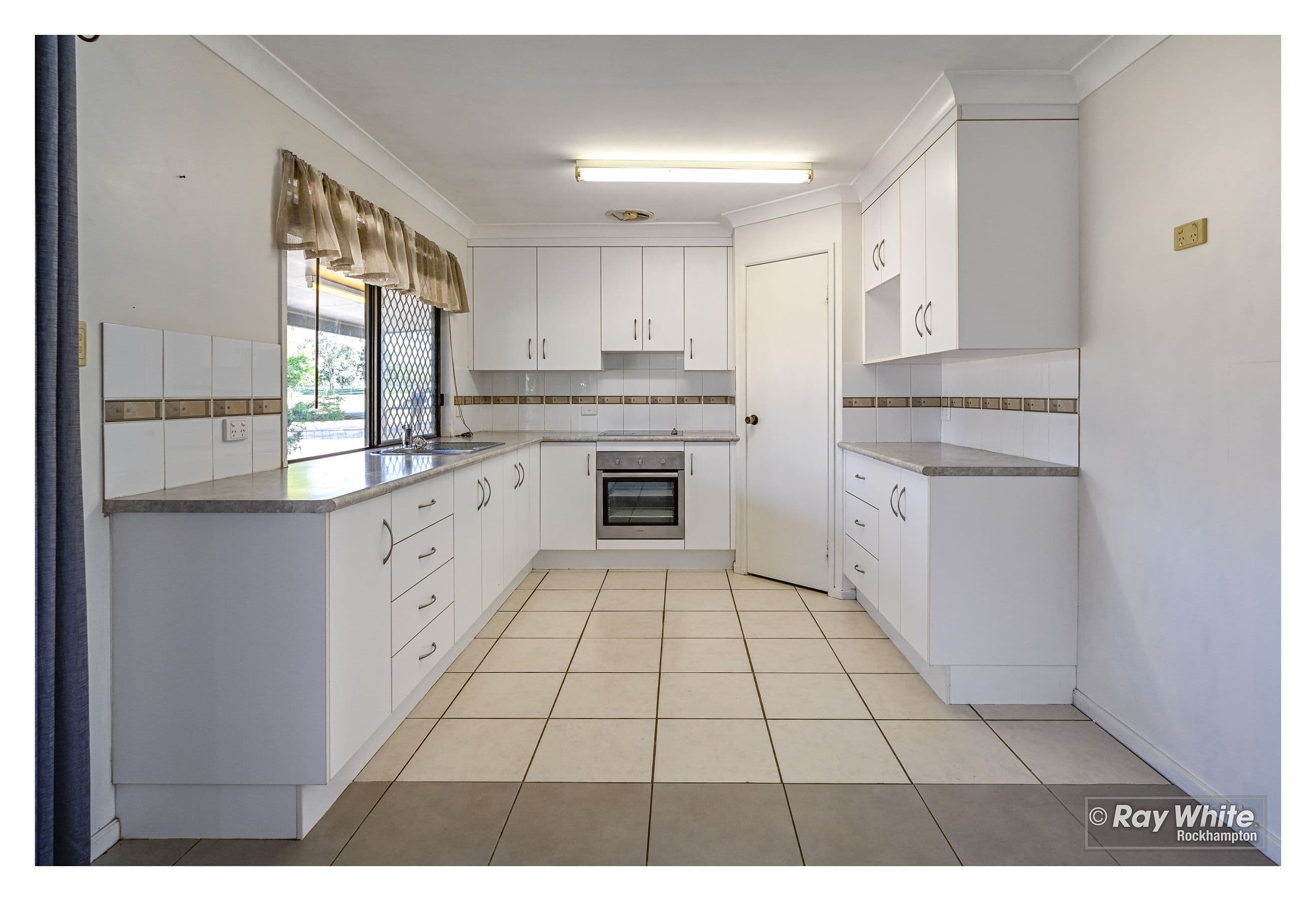 65 Stewart Street, Gracemere QLD 4702, Gracemere - Thumbnail 3