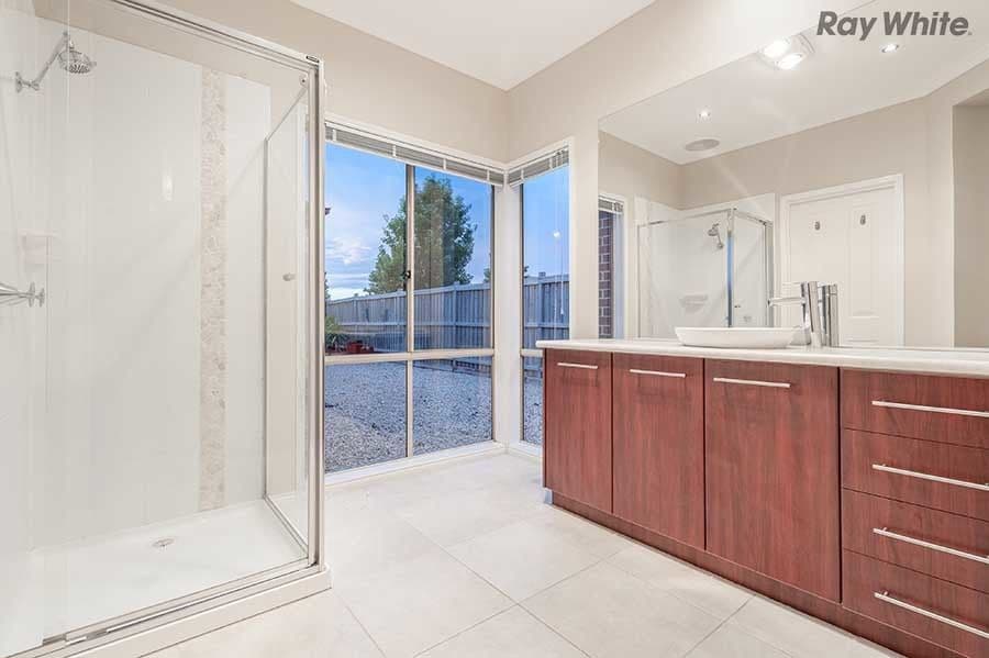 15 Bondi Lane, Taylors Hill VIC 3037, Taylors Hill - Thumbnail 3