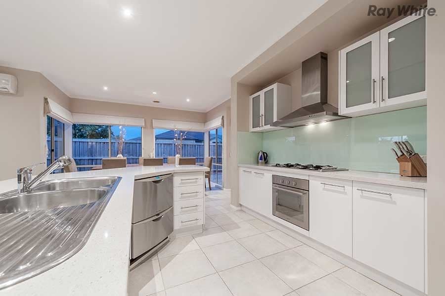 15 Bondi Lane, Taylors Hill VIC 3037, Taylors Hill - Thumbnail 4