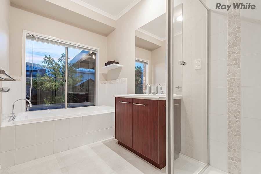 15 Bondi Lane, Taylors Hill VIC 3037, Taylors Hill - Thumbnail 6