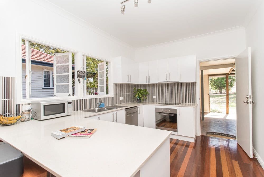 11 Allawah Street, YEERONGPILLY QLD 4105, Yeerongpilly - Thumbnail 2