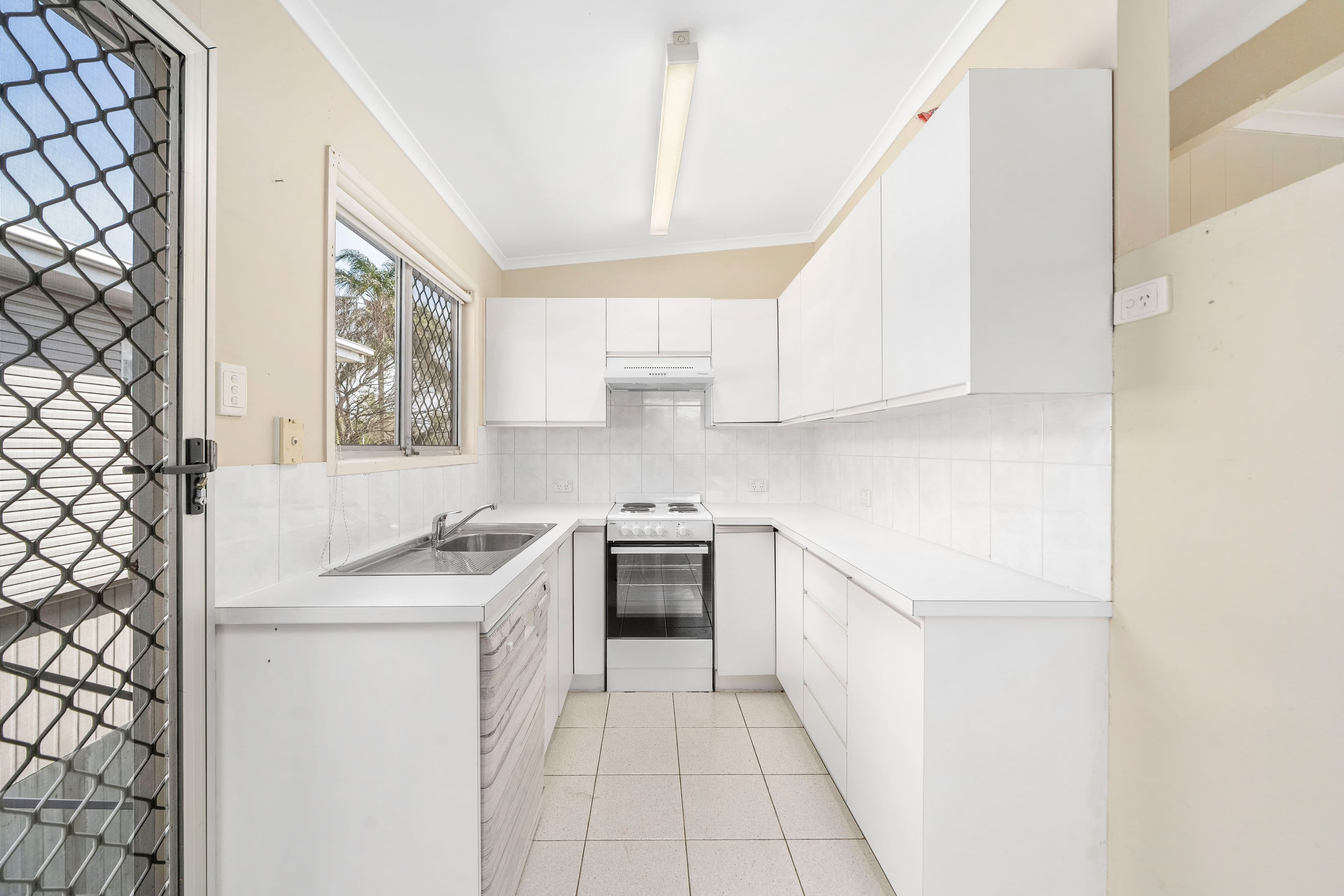 7 Sportsground Street, Redcliffe QLD 4020, Redcliffe - Thumbnail 6