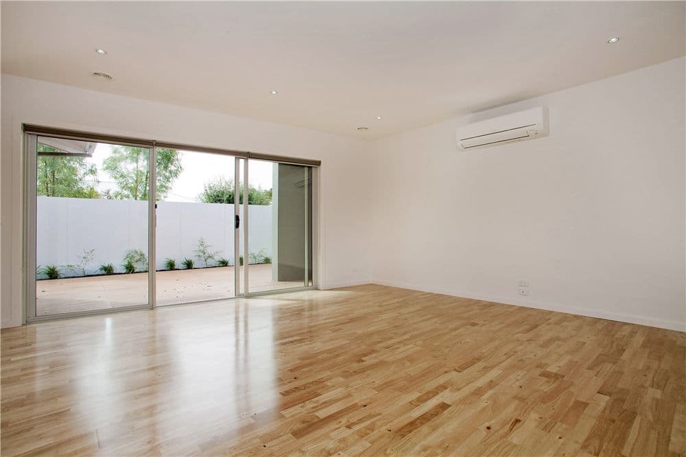 10 Roscommon Place, HERNE HILL VIC 3218, Herne Hill - Thumbnail 2