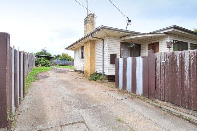 31 Boldrewood Parade, RESERVOIR VIC 3073, Reservoir - Thumbnail 3