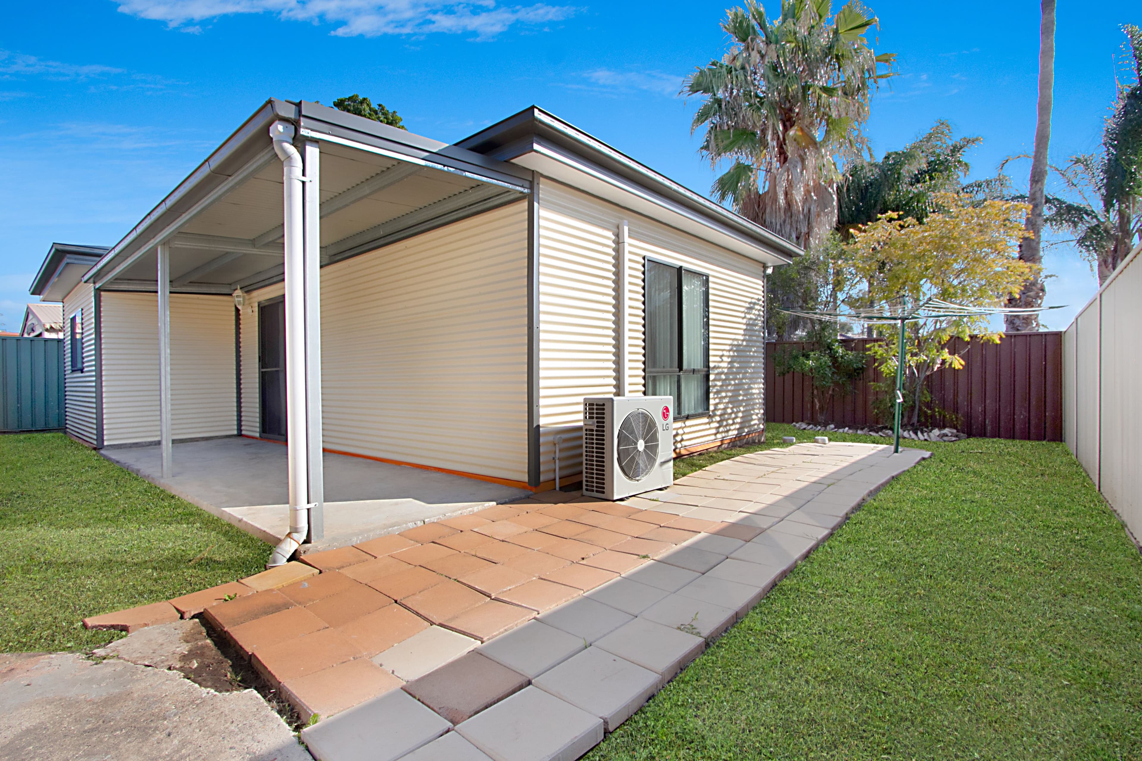 133 Hoyle Drive, Dean Park - Thumbnail 4