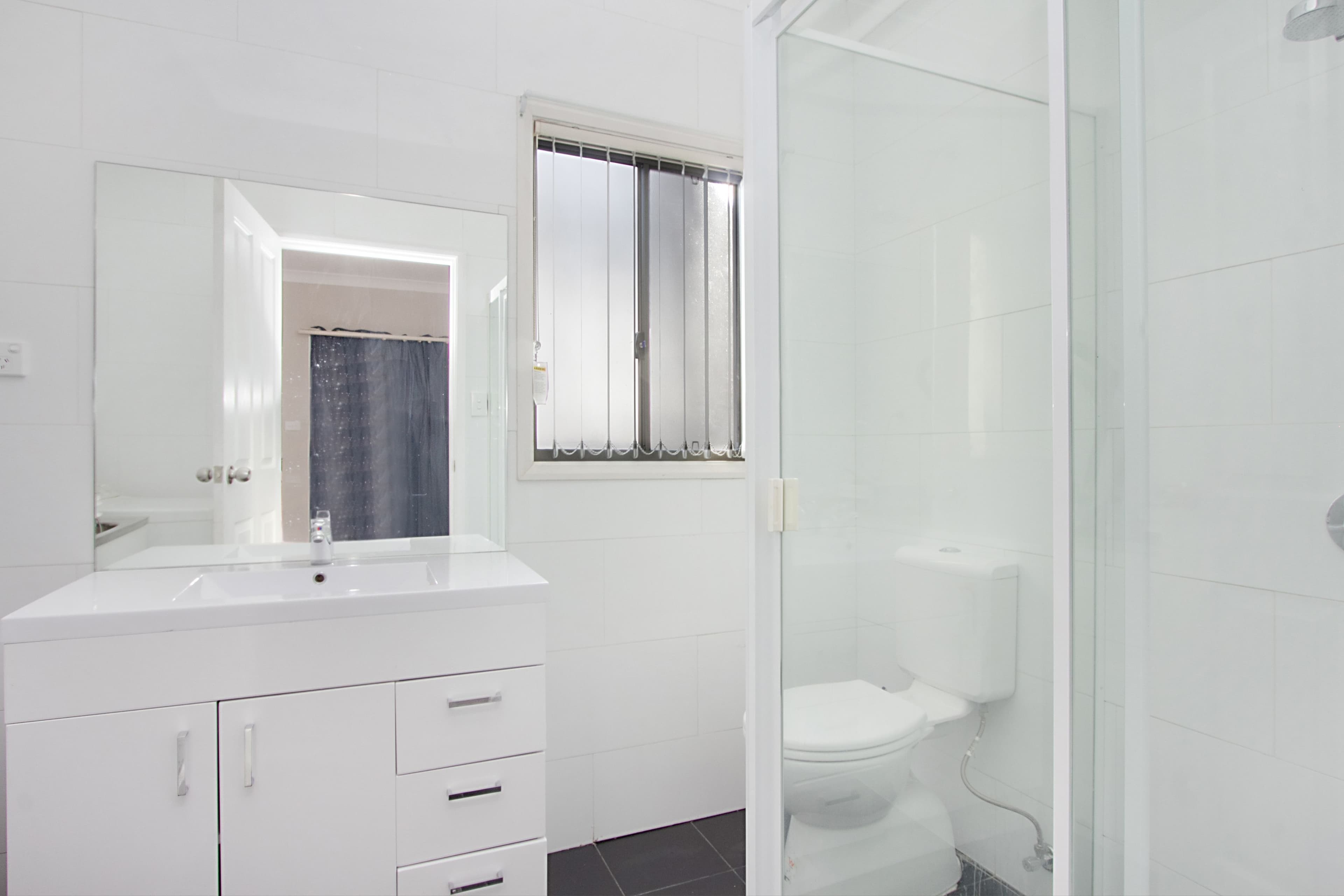 133 Hoyle Drive, Dean Park - Thumbnail 5