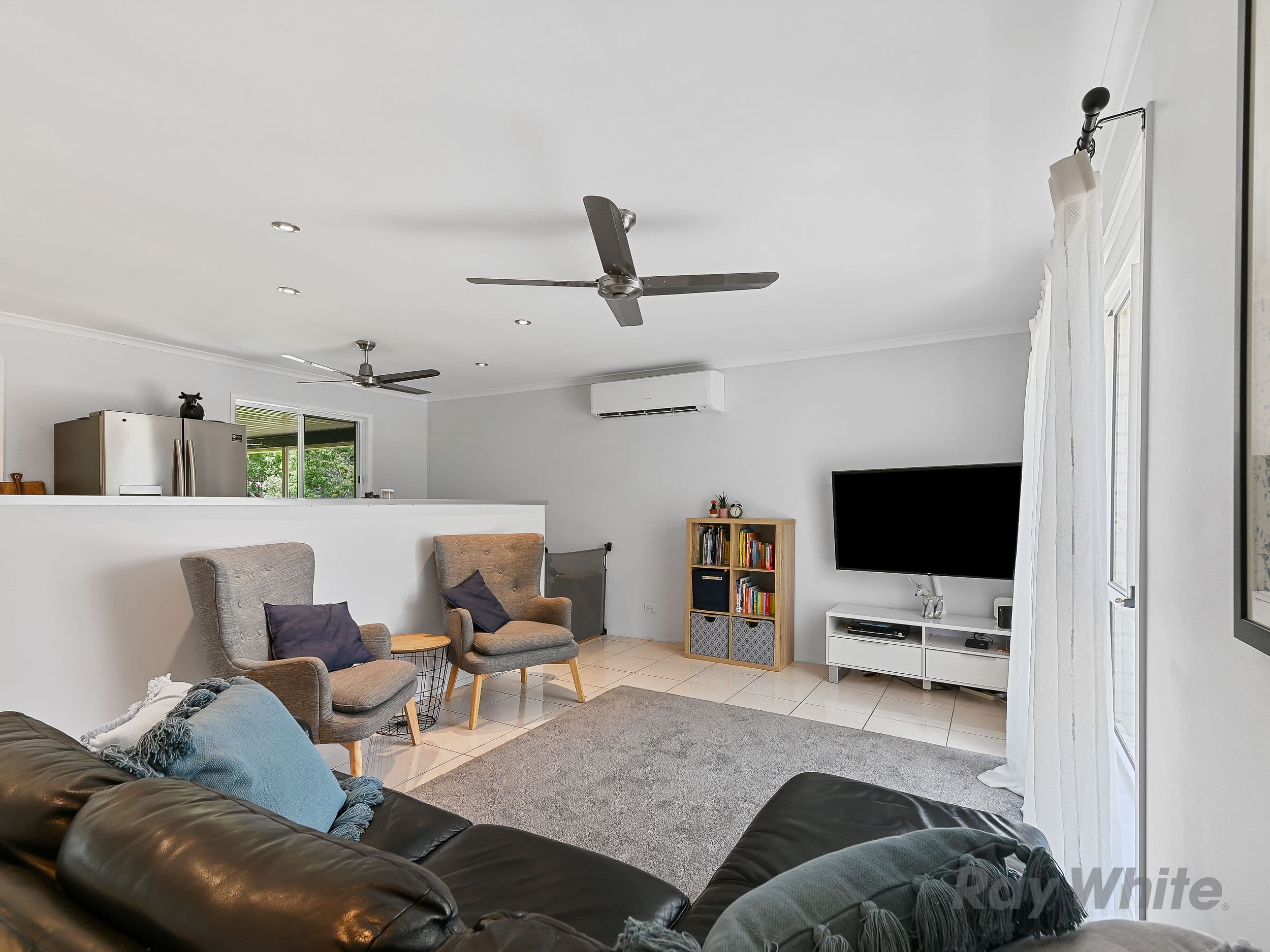 10 Burrabi Street, Bald Hills QLD 4036, Bald Hills - Thumbnail 2