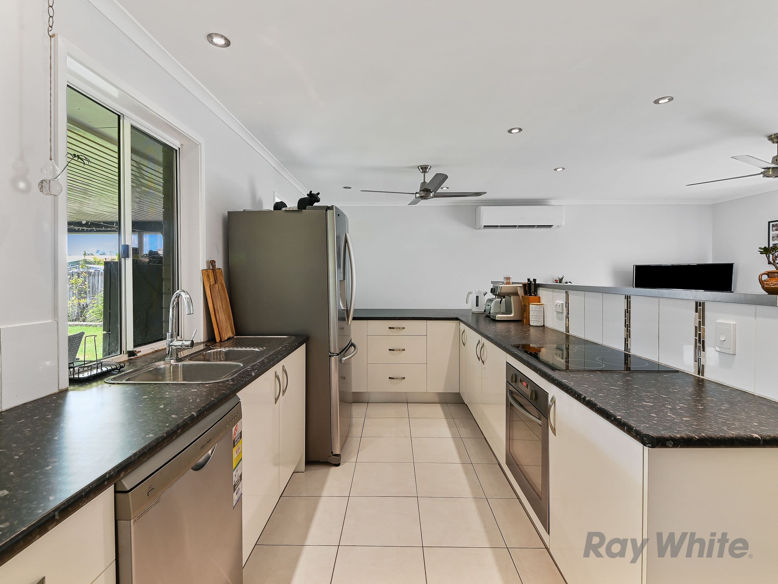 10 Burrabi Street, Bald Hills QLD 4036, Bald Hills - Thumbnail 4