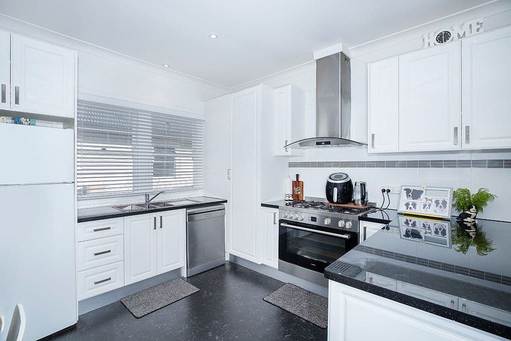 24 Prince Street, Fennell Bay NSW 2283, Fennell Bay - Thumbnail 2