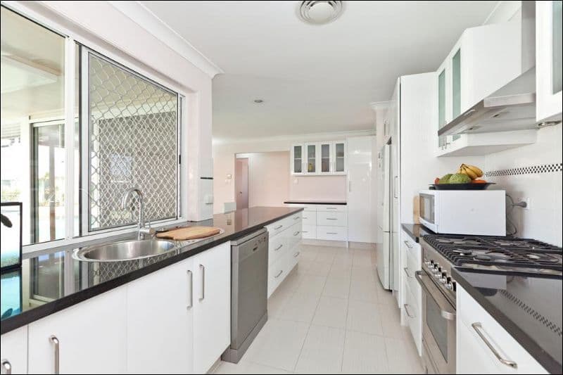 15 Champagne Crescent, THORNLANDS QLD 4164, Thornlands - Thumbnail 3