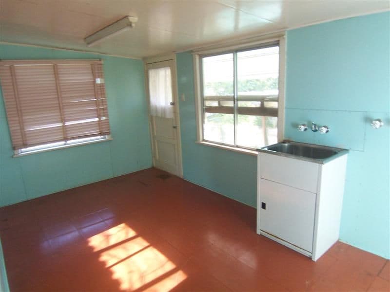 57 Llewellyn Street, CENTENARY HEIGHTS QLD 4350, Centenary Heights - Thumbnail 4