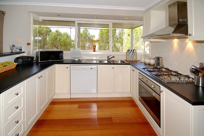 25 Halsbury Court, SAINT HELENA VIC 3088, St Helena - Thumbnail 3