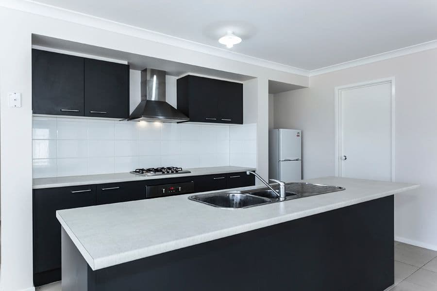 1 Red Fox Boulevard, BROOKFIELD VIC 3338, Brookfield - Thumbnail 2