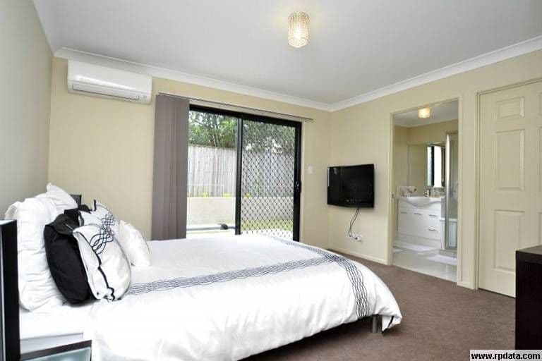 17 Louise Street, SOUTHPORT QLD 4215, Southport - Thumbnail 8
