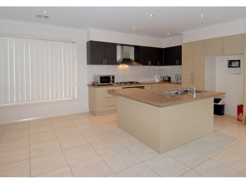 5      Perth Street, CRAIGIEBURN VIC 3064, Craigieburn - Thumbnail 2