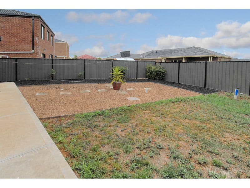 5      Perth Street, CRAIGIEBURN VIC 3064, Craigieburn - Thumbnail 7