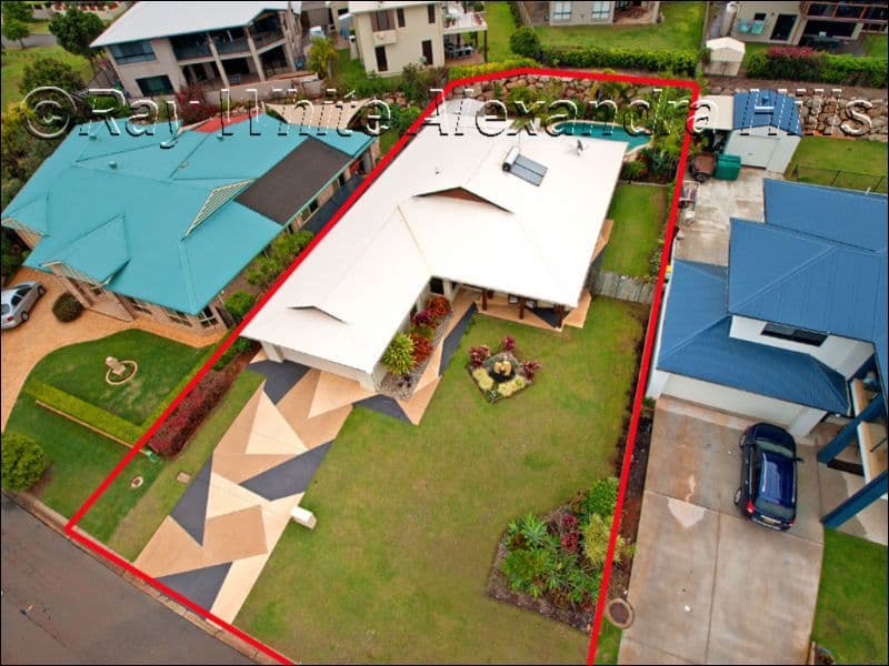 20 Lowe Circuit, REDLAND BAY QLD 4165, Redland Bay - Thumbnail 2