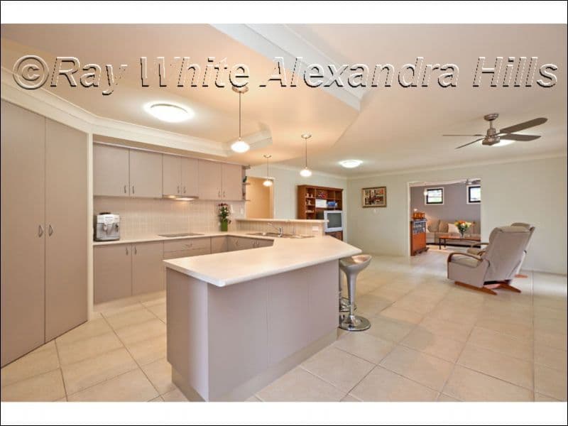 20 Lowe Circuit, REDLAND BAY QLD 4165, Redland Bay - Thumbnail 7