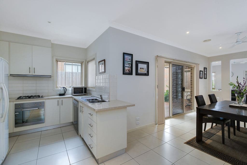 33 Whitelight Avenue, Epping VIC 3076, Epping - Thumbnail 2
