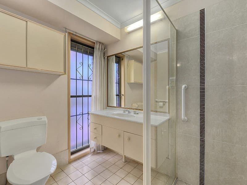 28 Bankhead Crescent, Stafford Heights QLD 4053, Stafford Heights - Thumbnail 5