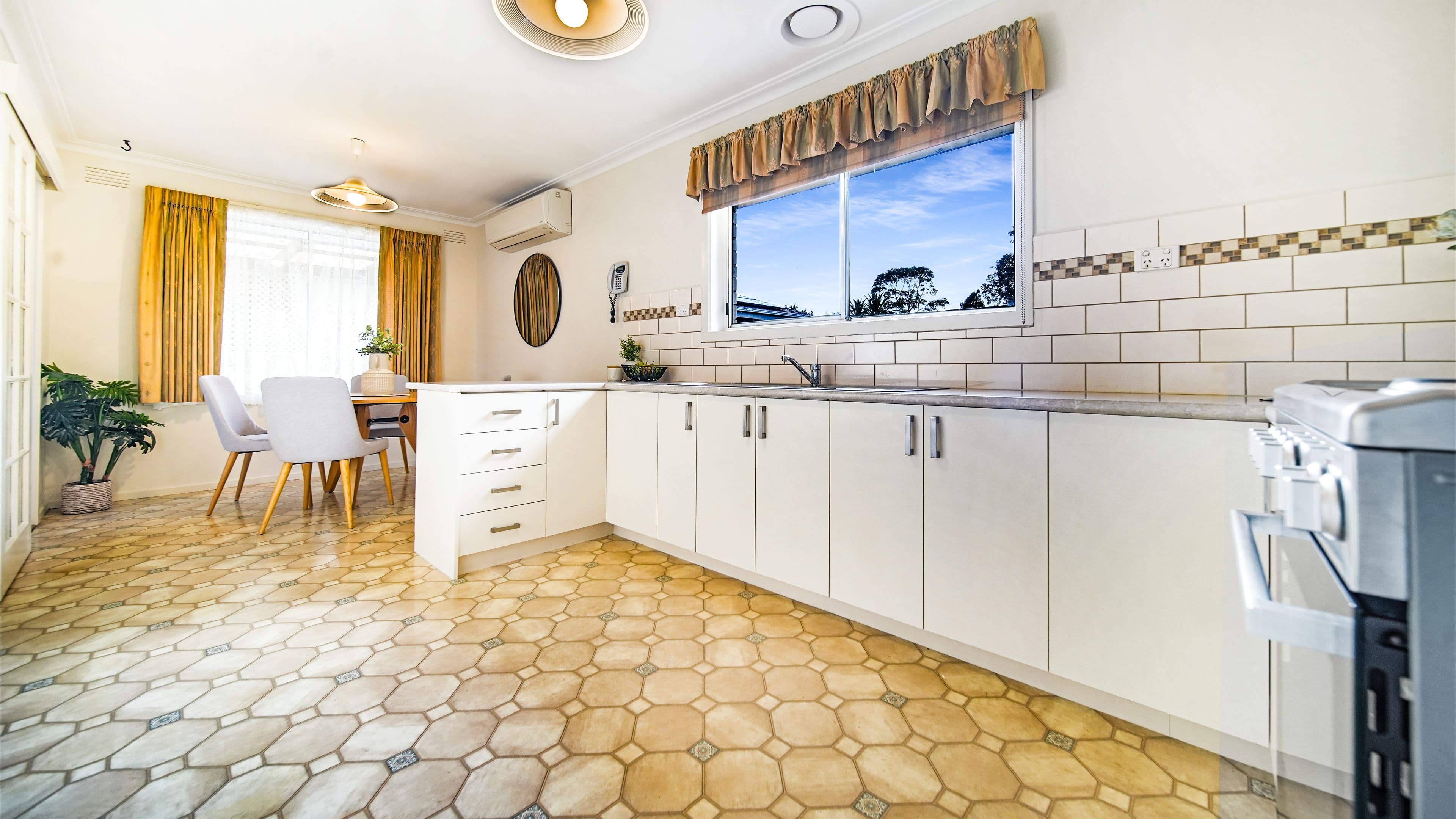 6 Lansor Street, Springvale South VIC 3172, Springvale South - Thumbnail 4