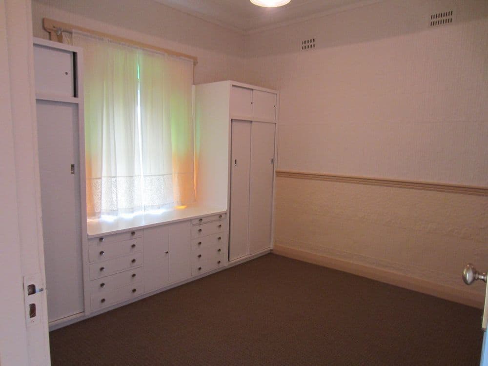 181 DeBoos Street, TEMORA NSW 2666, Temora - Thumbnail 3