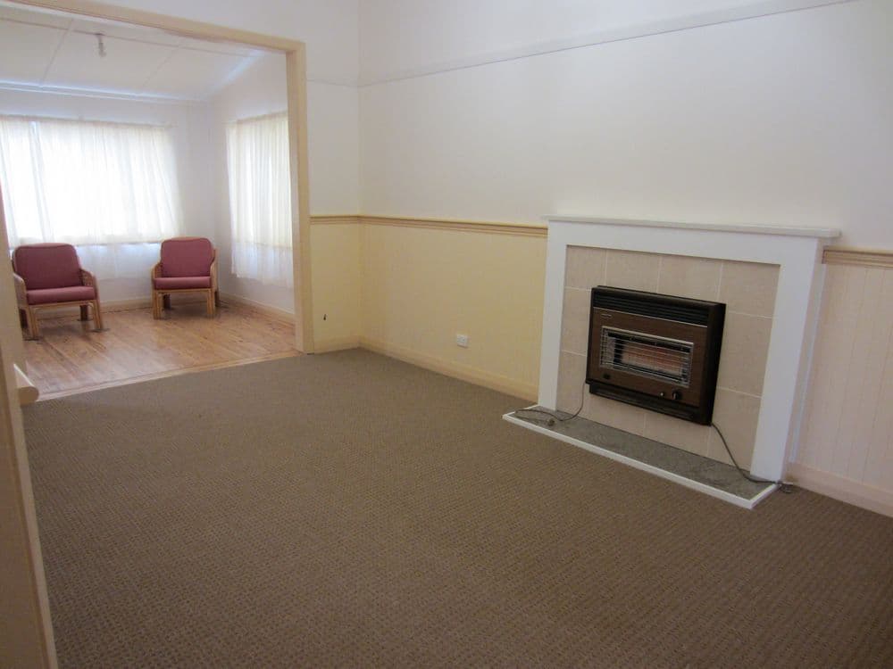 181 DeBoos Street, TEMORA NSW 2666, Temora - Thumbnail 6