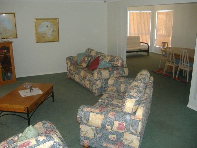 6 Maxwell Crescent, SANCTUARY POINT NSW 2540, Sanctuary Point - Thumbnail 2