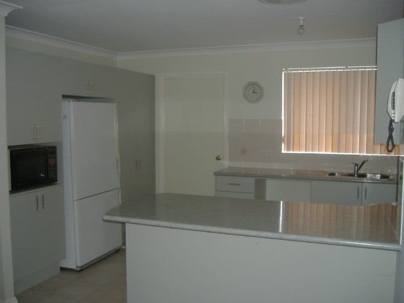 6 Maxwell Crescent, SANCTUARY POINT NSW 2540, Sanctuary Point - Thumbnail 6