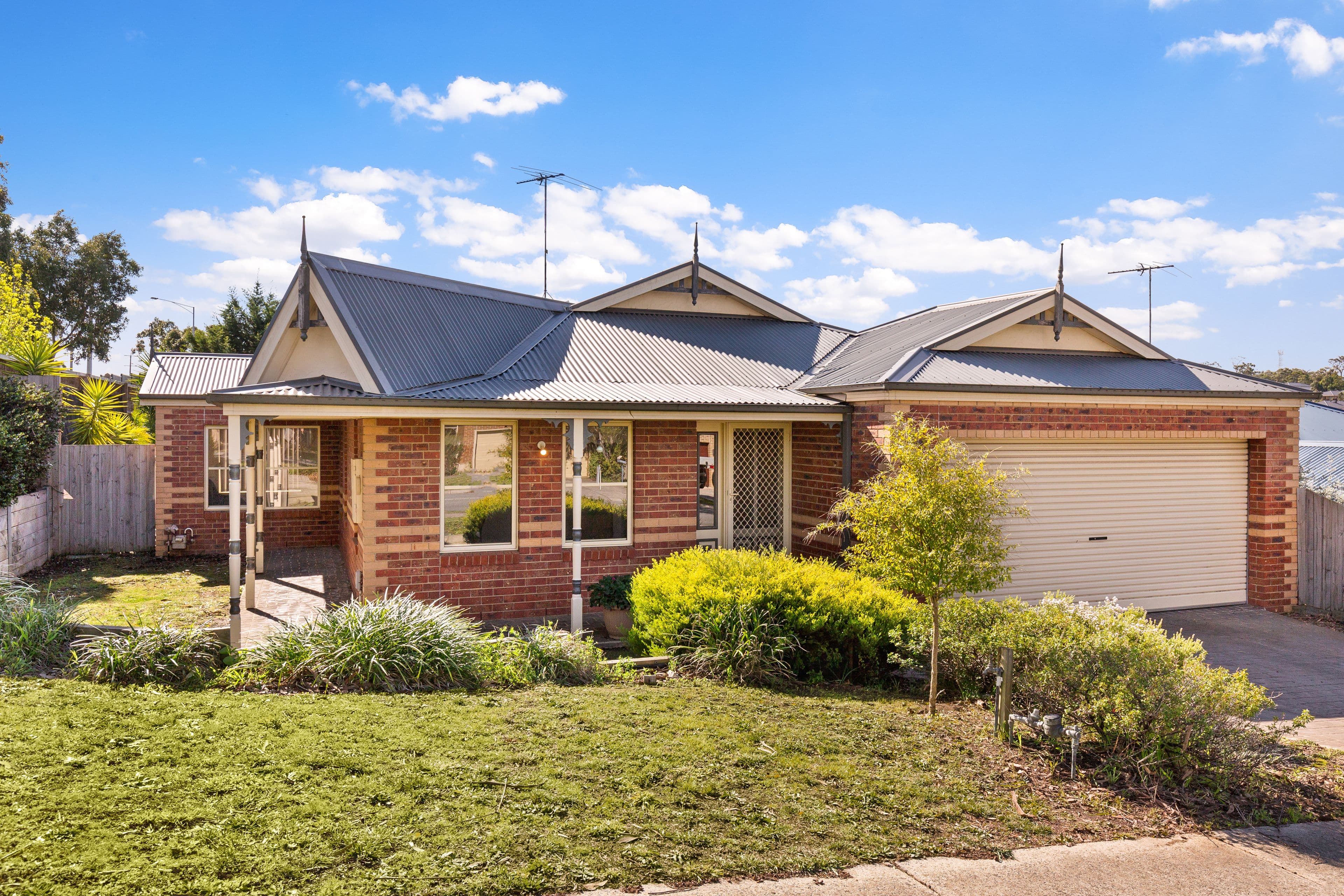 52 Ben Drive, Pakenham VIC 3810, Pakenham - Thumbnail 2