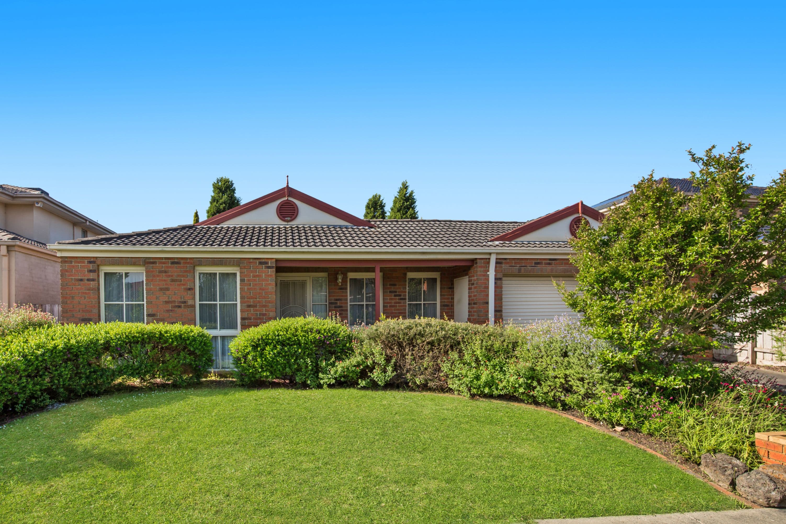 16 Mosman Close, Wantirna South VIC 3152, Wantirna South - Image 1