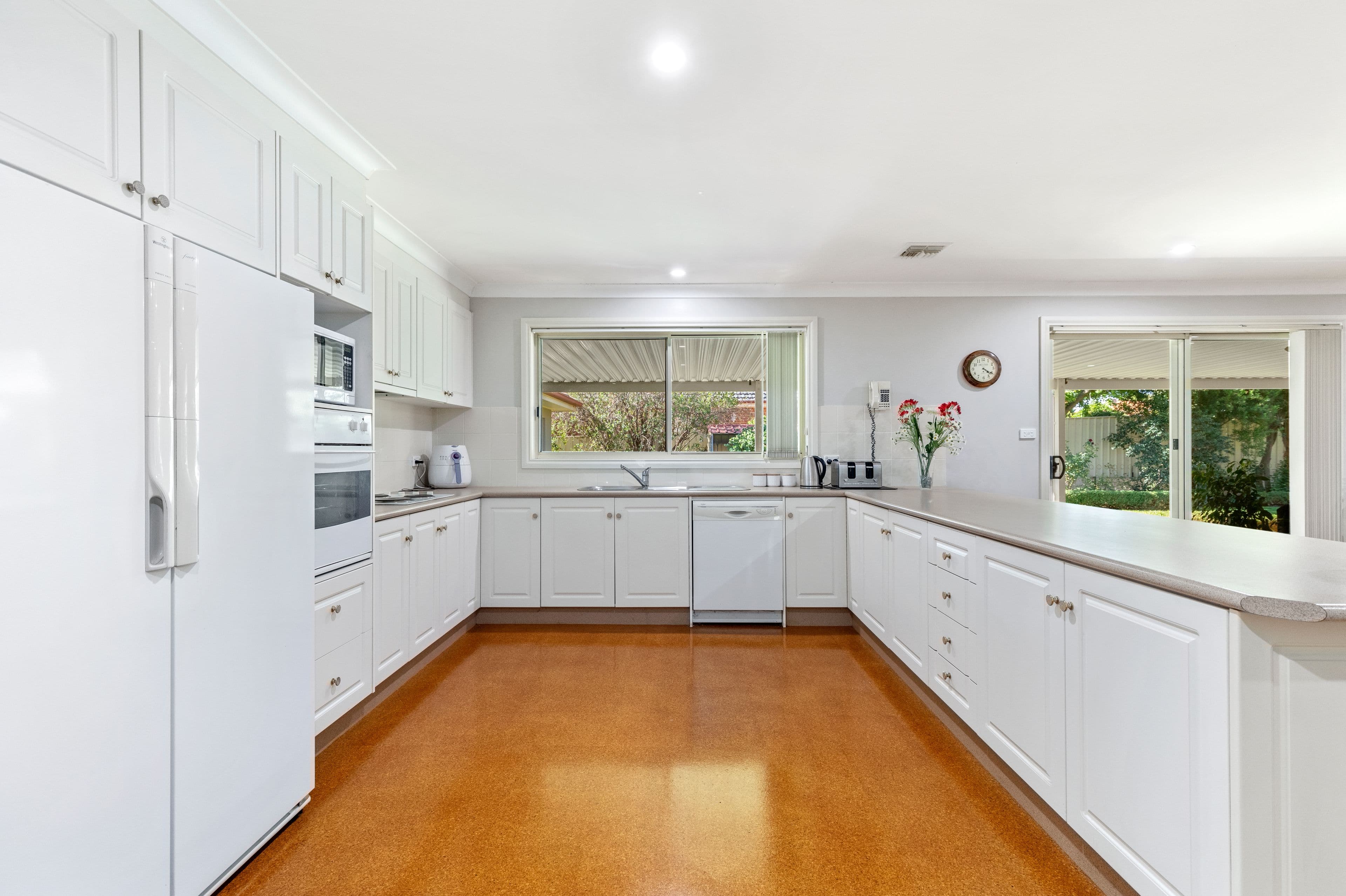 12 Lakehaven Drive, Lake Albert NSW 2650, Lake Albert - Thumbnail 6