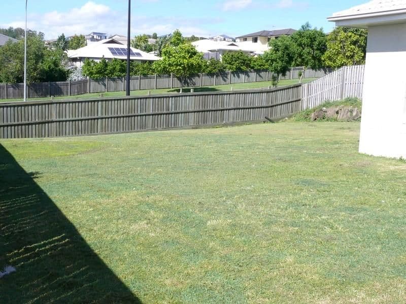 4 Lawley Crescent, PACIFIC PINES QLD 4211, Pacific Pines - Thumbnail 2