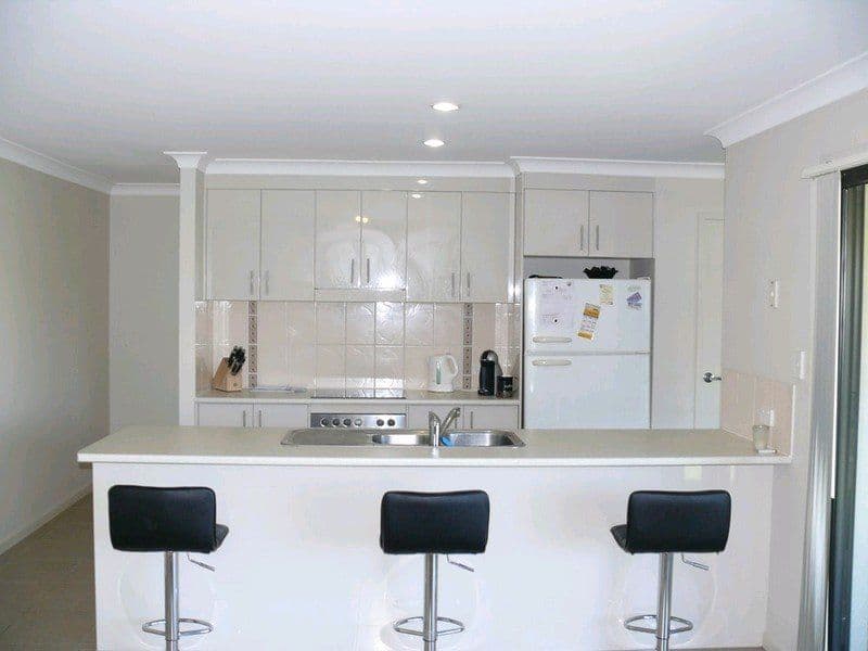 4 Lawley Crescent, PACIFIC PINES QLD 4211, Pacific Pines - Thumbnail 3
