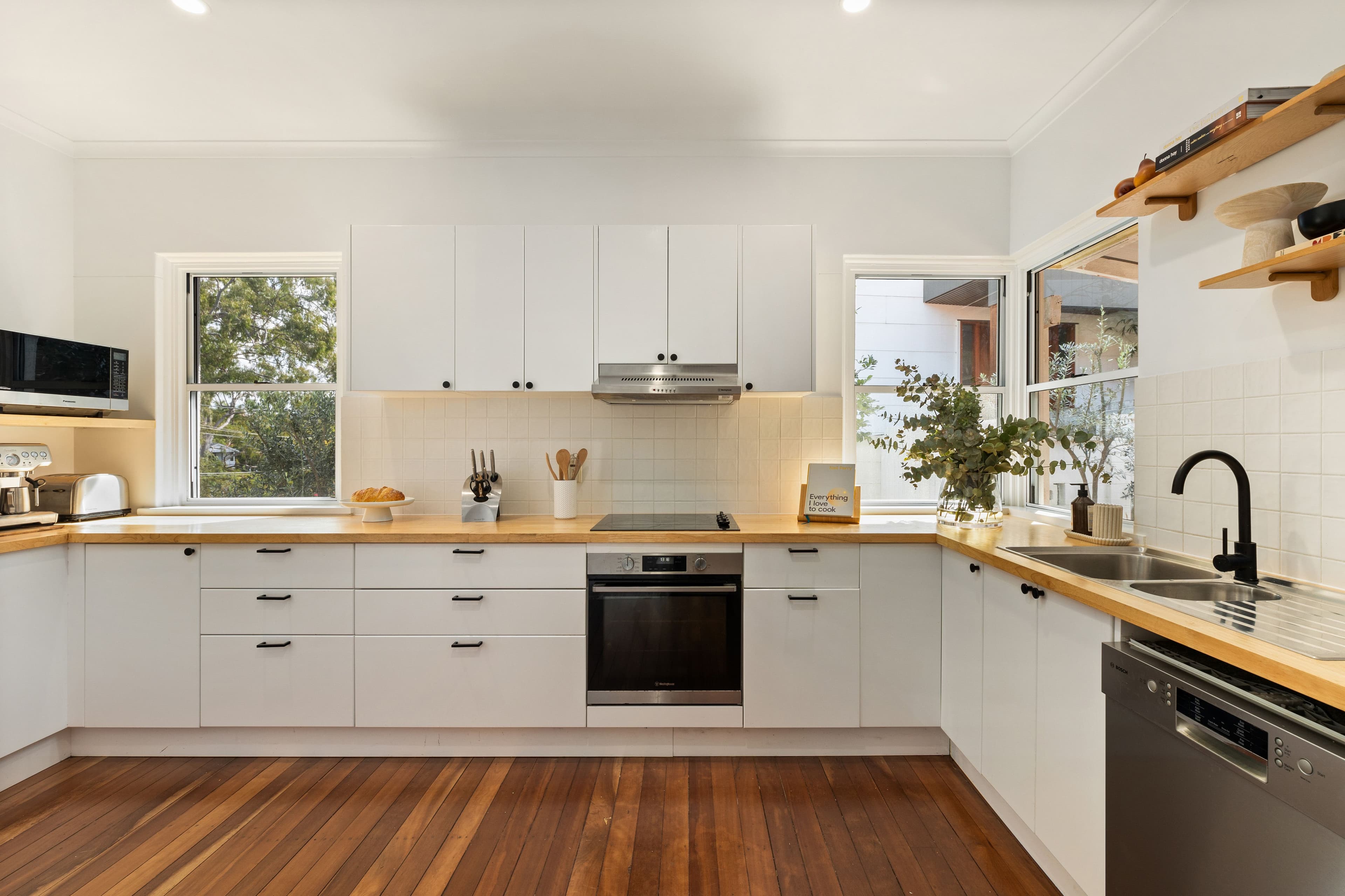 14 Kanumbra Street, Coorparoo QLD 4151, Coorparoo - Thumbnail 5