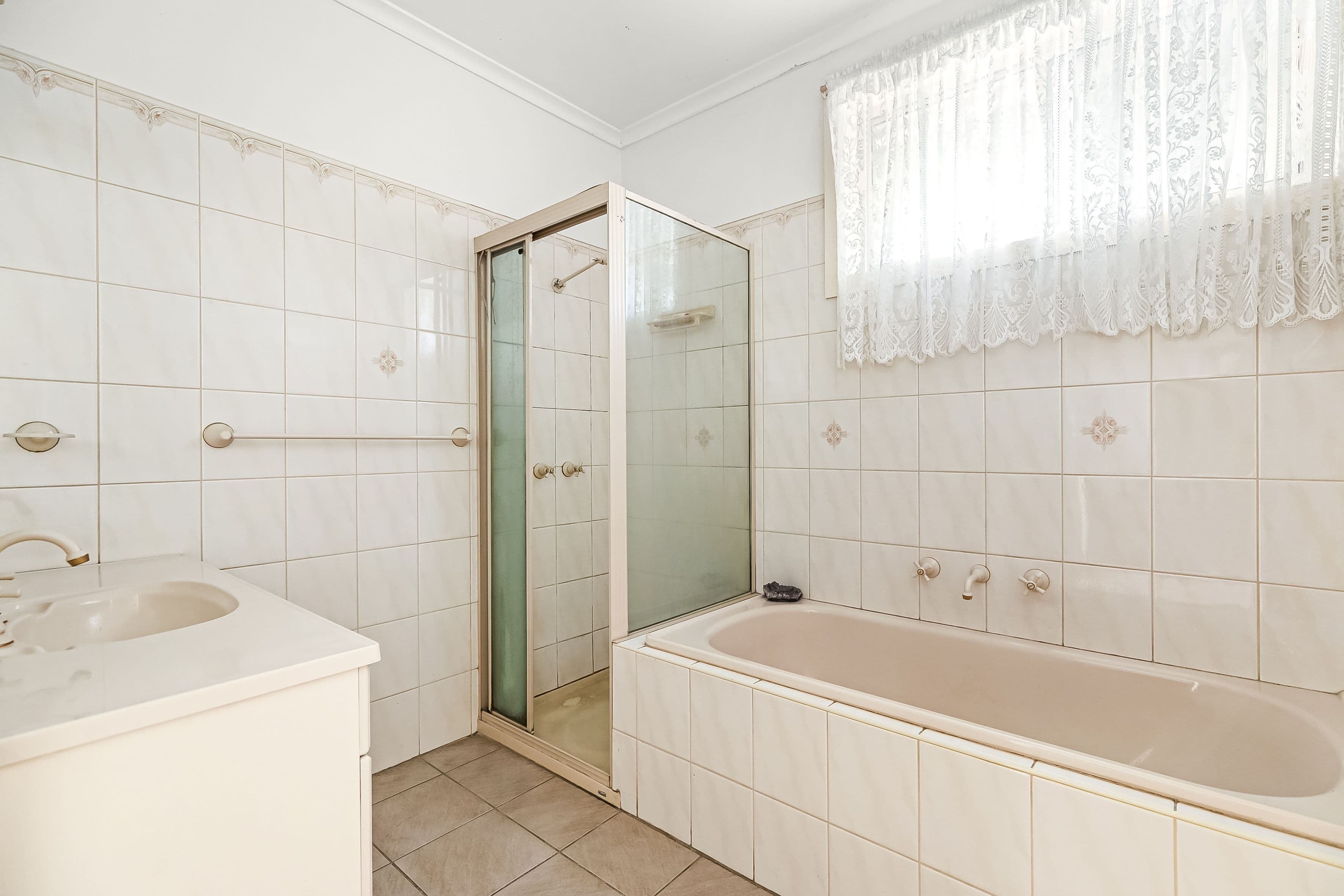 1 Waverley Court, Craigieburn VIC 3064, Craigieburn - Thumbnail 4