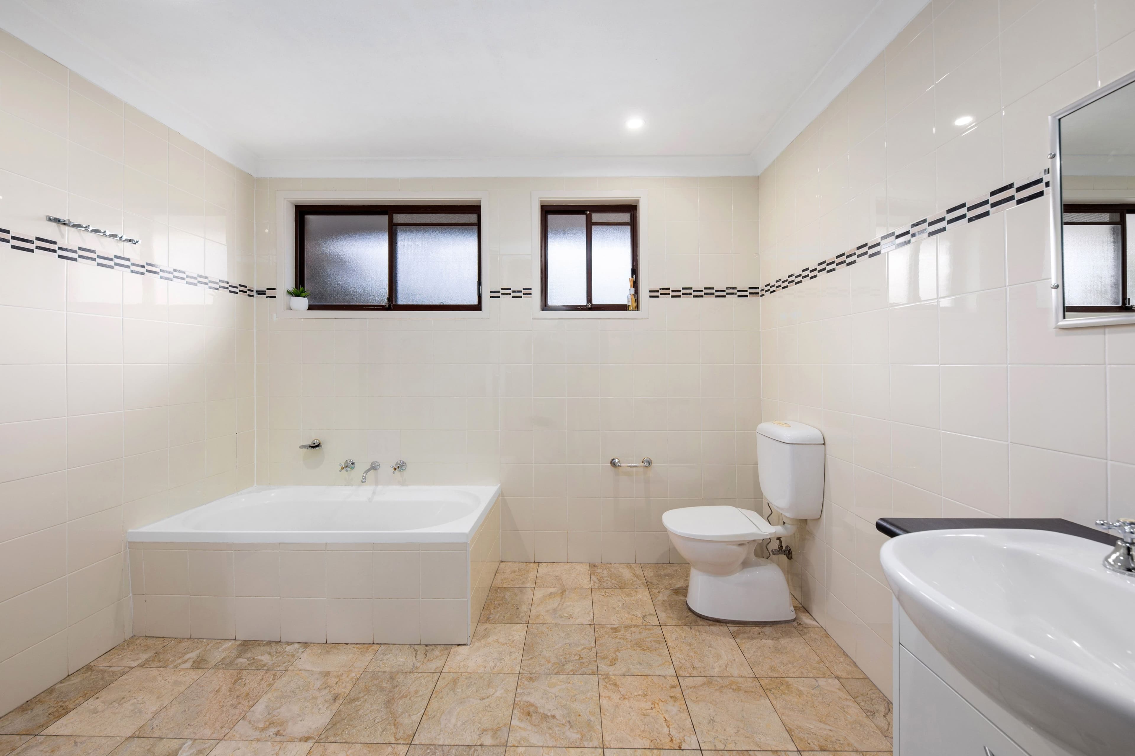 7 Austin Street, Illawong NSW 2234, Illawong - Thumbnail 7