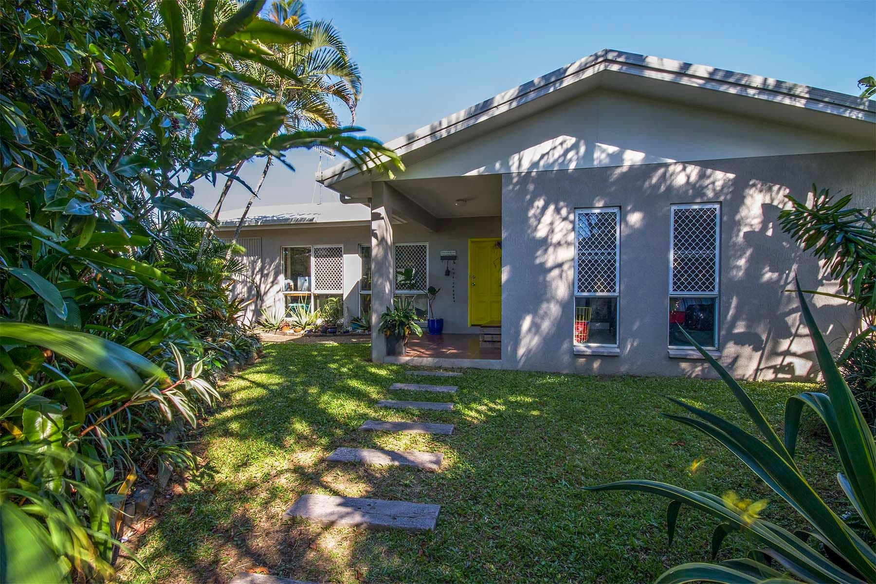 14 Middlemiss Street, Mossman QLD 4873, Mossman - Thumbnail 2