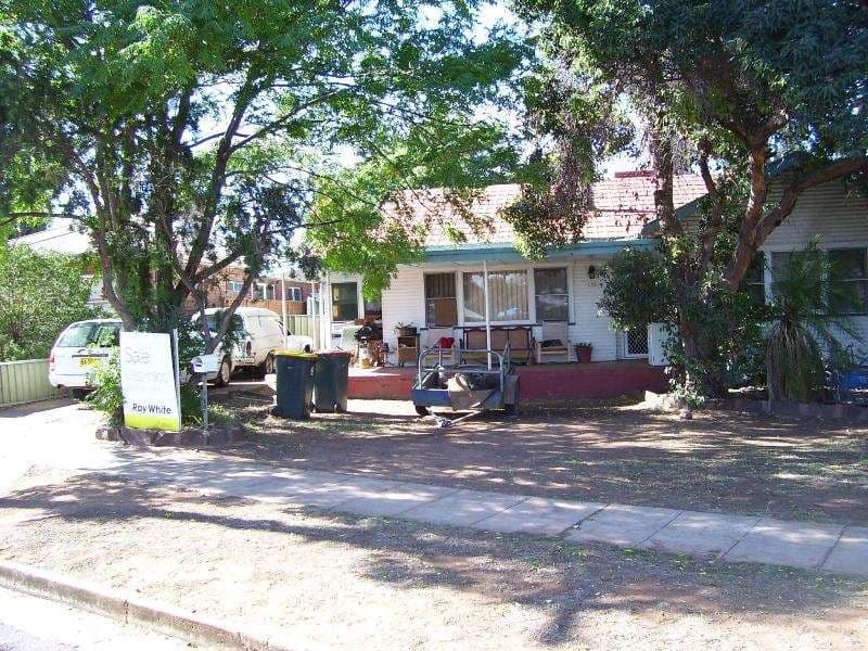 385 Clarinda Street, PARKES NSW 2870, Parkes - Image 1
