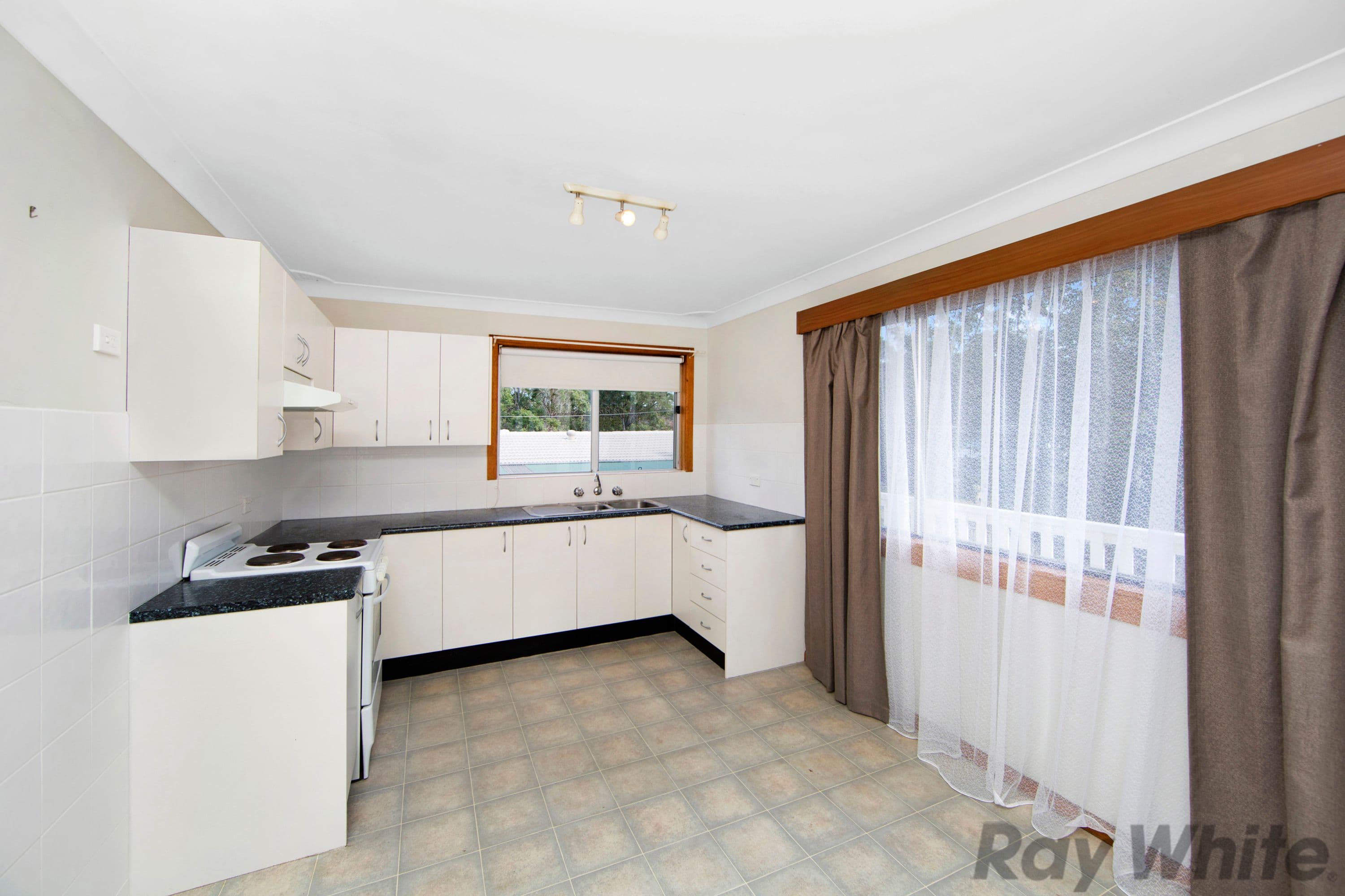 10 Famata Avenue, Blue Haven - Thumbnail 3