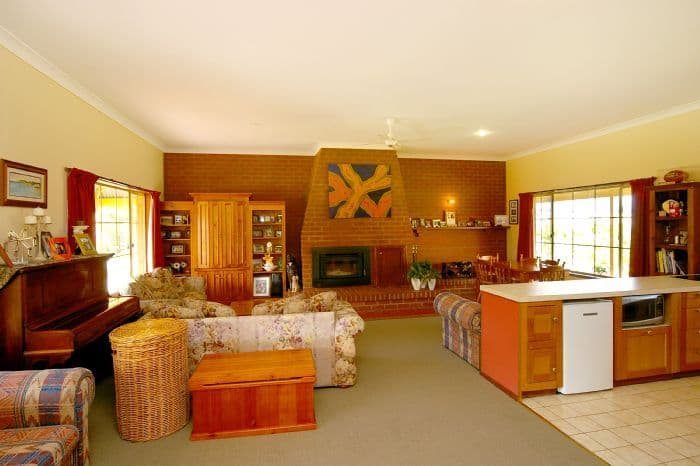 115 Mahers Road, INVERLEIGH VIC 3321, Inverleigh - Thumbnail 4