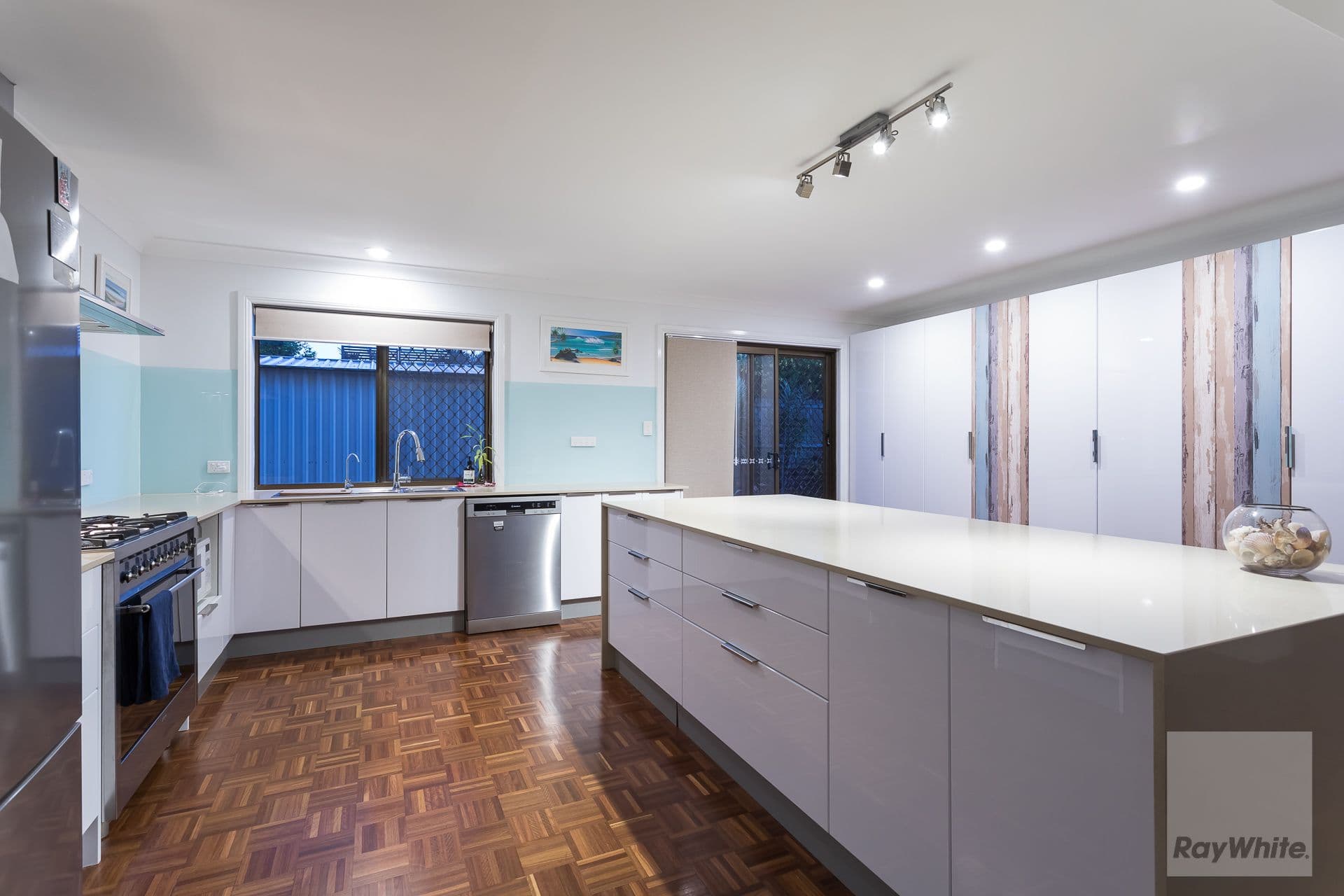 30 Queen Street, Redland Bay QLD 4165, Redland Bay - Thumbnail 6