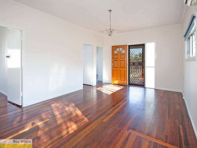 32 Stanley Street, STRATHPINE QLD 4500, Strathpine - Thumbnail 2