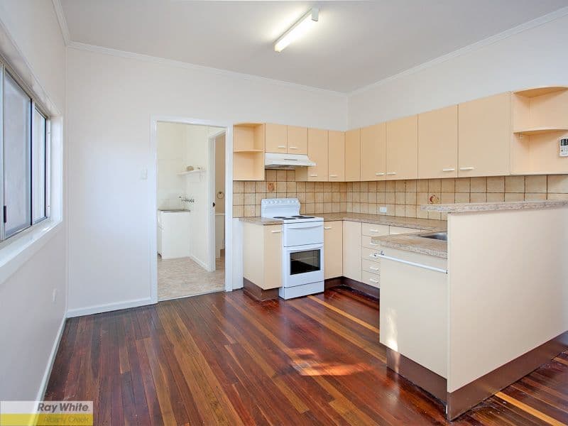 32 Stanley Street, STRATHPINE QLD 4500, Strathpine - Thumbnail 4