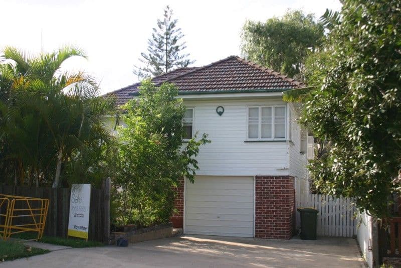 18 Badger Street, NEWMARKET QLD 4051, Newmarket - Thumbnail 2