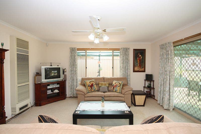 42 Jeanette Crescent, ABERFOYLE PARK SA 5159, Aberfoyle Park - Thumbnail 2